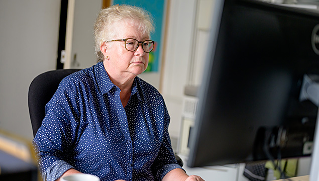 woman using pc at work